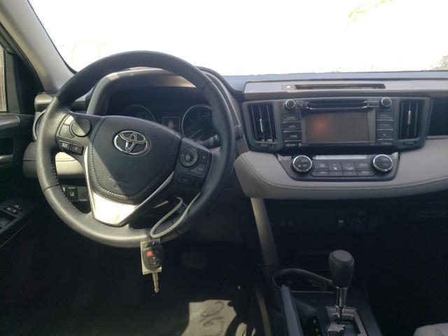 Photo 8 VIN: JTMWFREV4HJ103574 - TOYOTA RAV4 XLE 