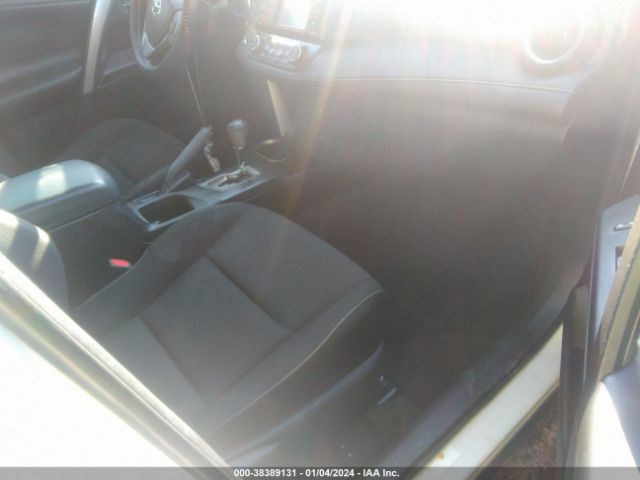 Photo 4 VIN: JTMWFREV4JJ740339 - TOYOTA RAV4 