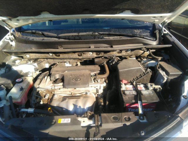 Photo 9 VIN: JTMWFREV4JJ740339 - TOYOTA RAV4 