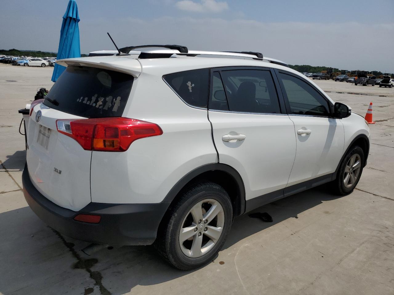 Photo 2 VIN: JTMWFREV5EJ009263 - TOYOTA RAV 4 