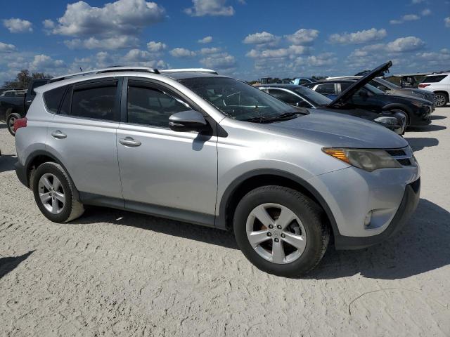 Photo 3 VIN: JTMWFREV5EJ022353 - TOYOTA RAV4 XLE 