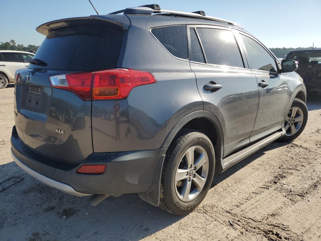 Photo 2 VIN: JTMWFREV5FD058446 - TOYOTA RAV 4 