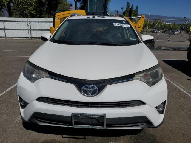 Photo 4 VIN: JTMWFREV5GD082277 - TOYOTA RAV4 XLE 