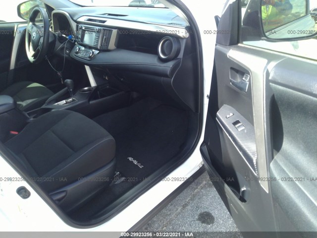 Photo 4 VIN: JTMWFREV6FD072601 - TOYOTA RAV4 