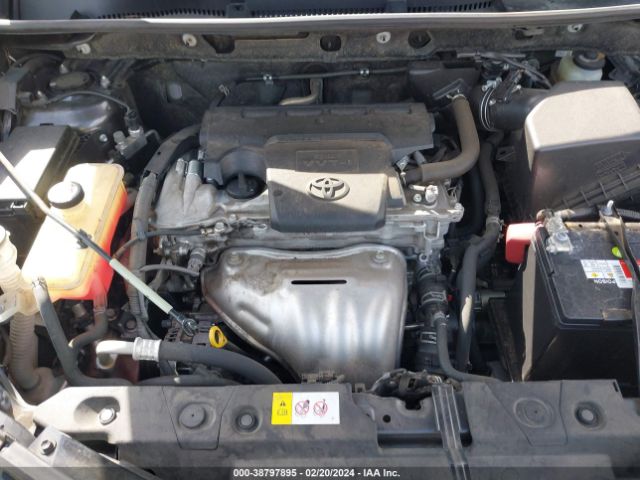 Photo 9 VIN: JTMWFREV6JJ174314 - TOYOTA RAV4 