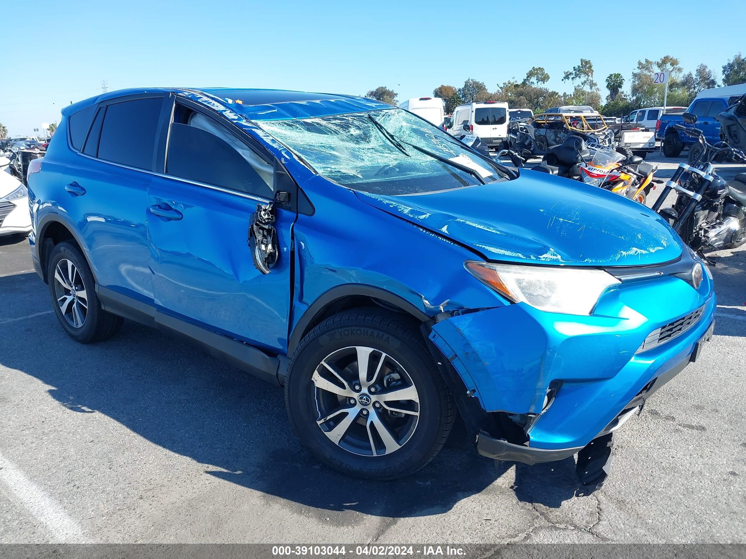 Photo 0 VIN: JTMWFREV6JJ732615 - TOYOTA RAV 4 