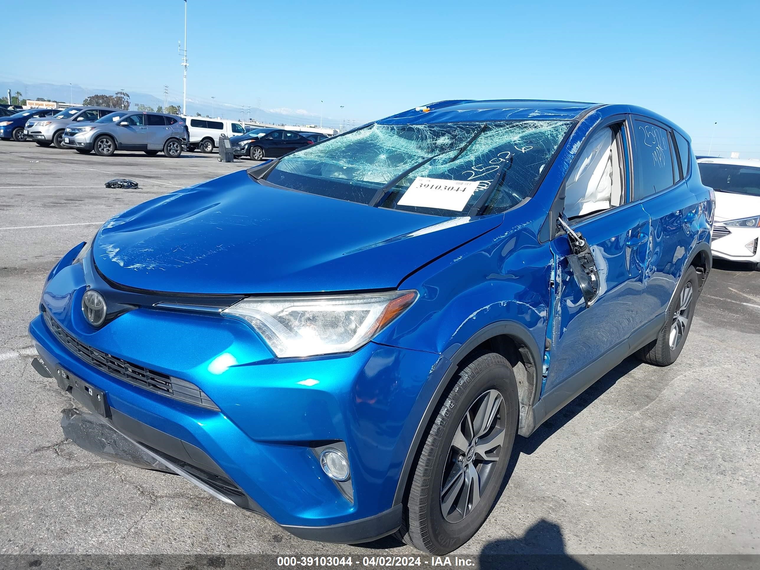 Photo 1 VIN: JTMWFREV6JJ732615 - TOYOTA RAV 4 