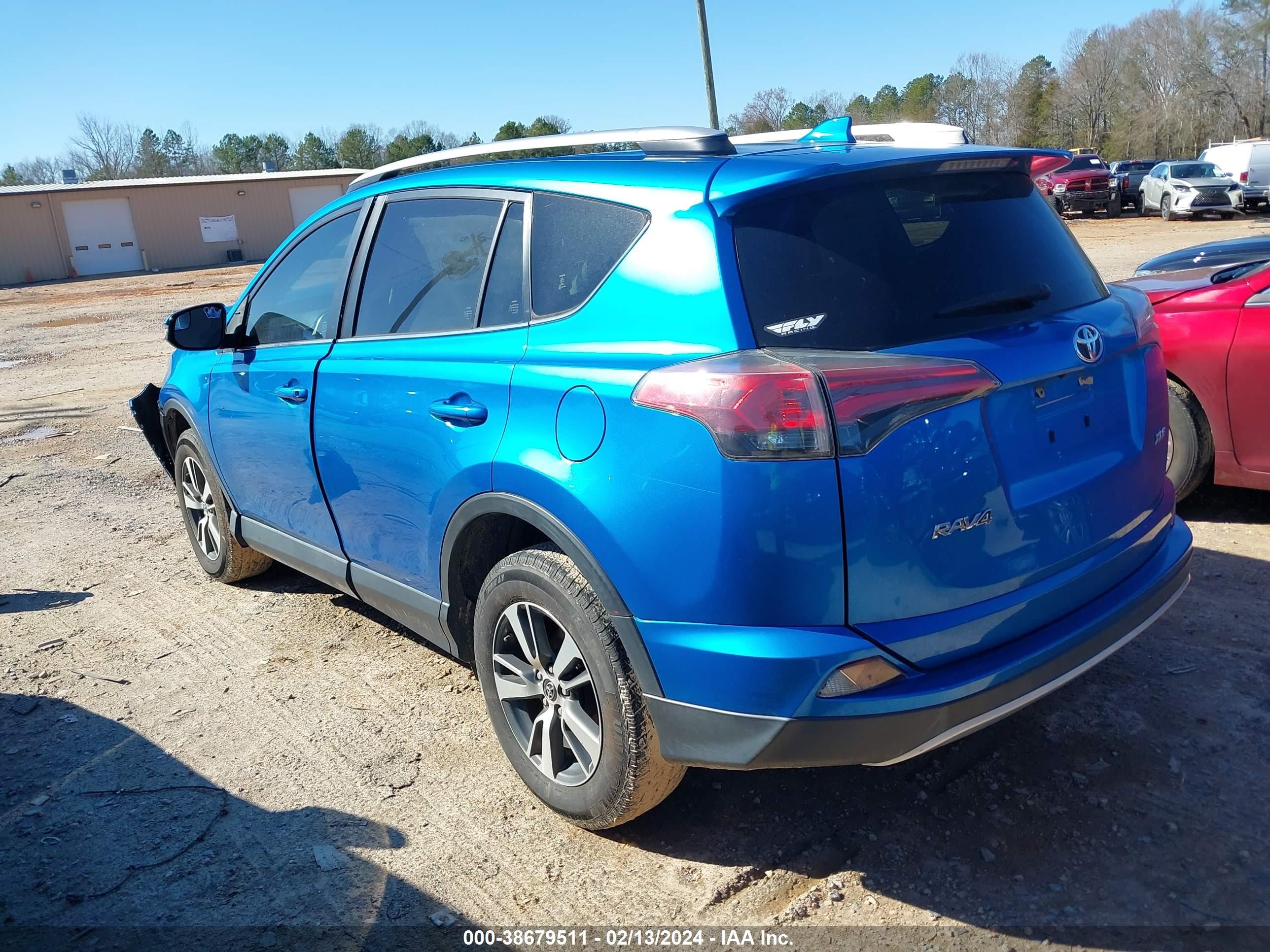 Photo 2 VIN: JTMWFREV7GJ075154 - TOYOTA RAV 4 