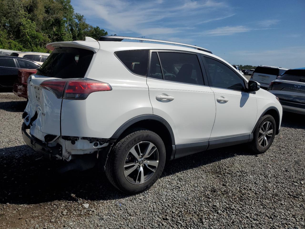 Photo 2 VIN: JTMWFREV7HD095551 - TOYOTA RAV 4 