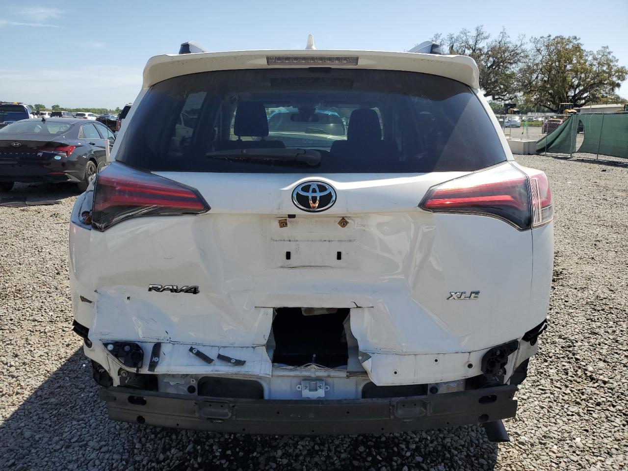 Photo 5 VIN: JTMWFREV7HD095551 - TOYOTA RAV 4 