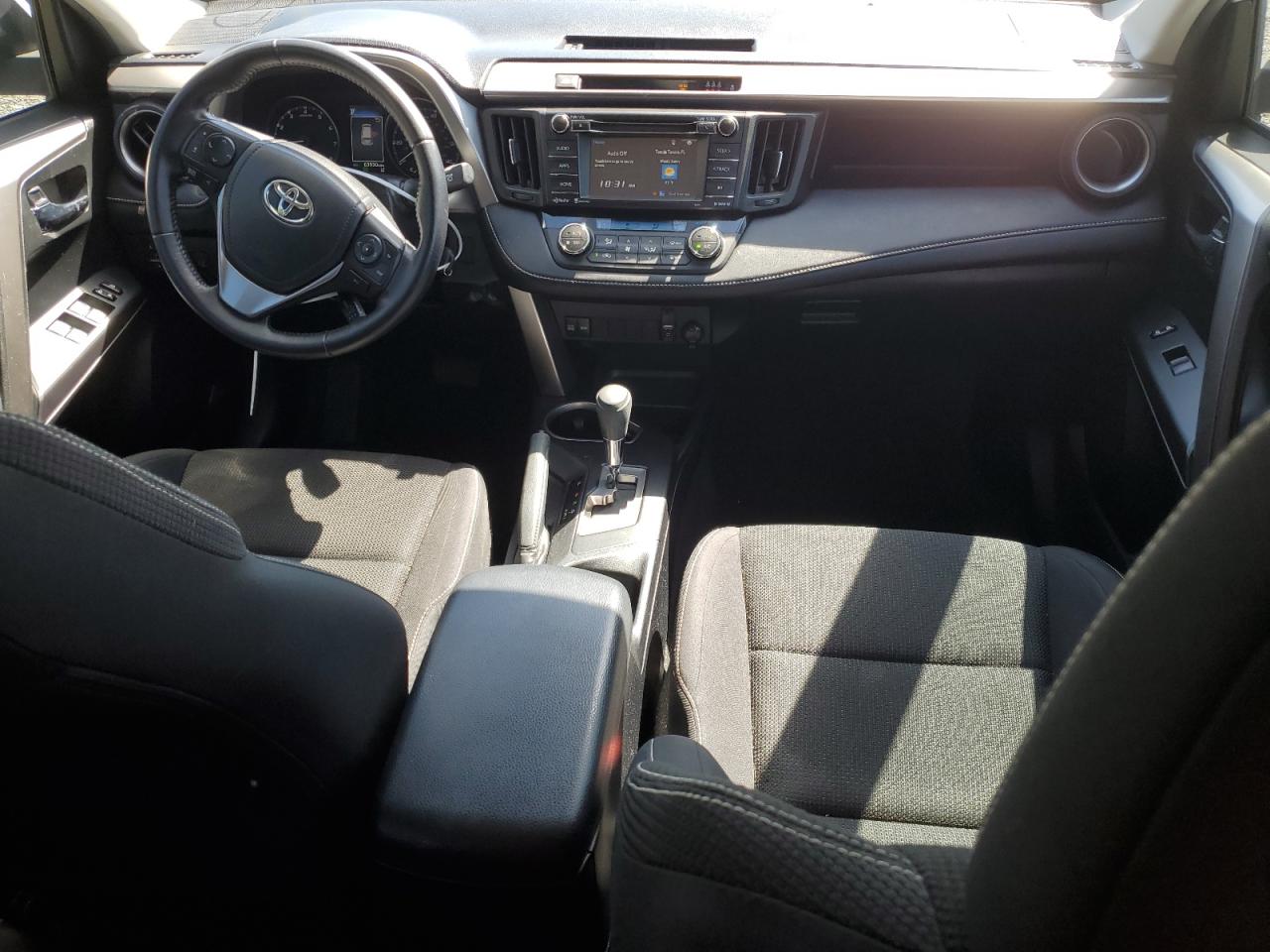 Photo 7 VIN: JTMWFREV7HD095551 - TOYOTA RAV 4 