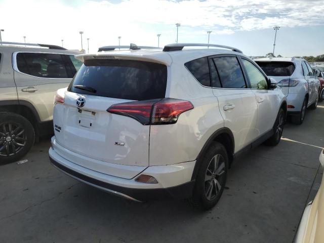 Photo 3 VIN: JTMWFREV7HJ113628 - TOYOTA RAV4 XLE 