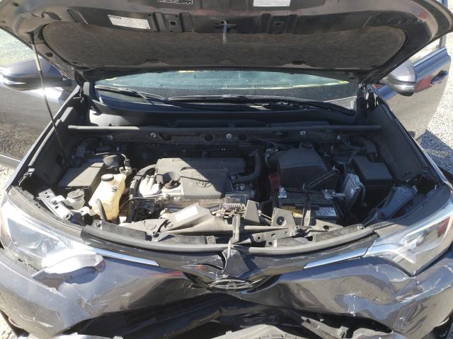 Photo 6 VIN: JTMWFREV7HJ116450 - TOYOTA RAV4 XLE 