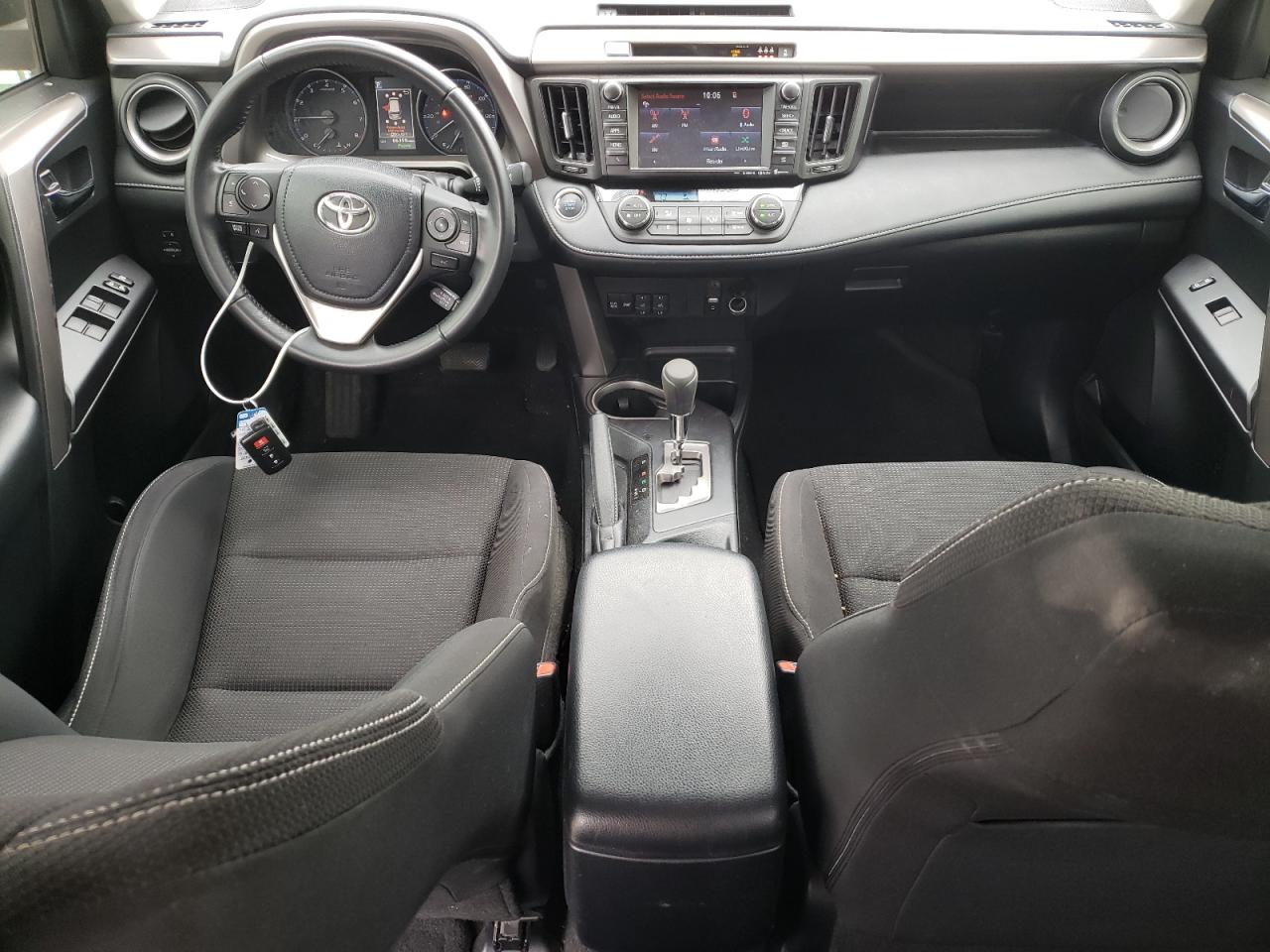 Photo 7 VIN: JTMWFREV7JD131776 - TOYOTA RAV 4 