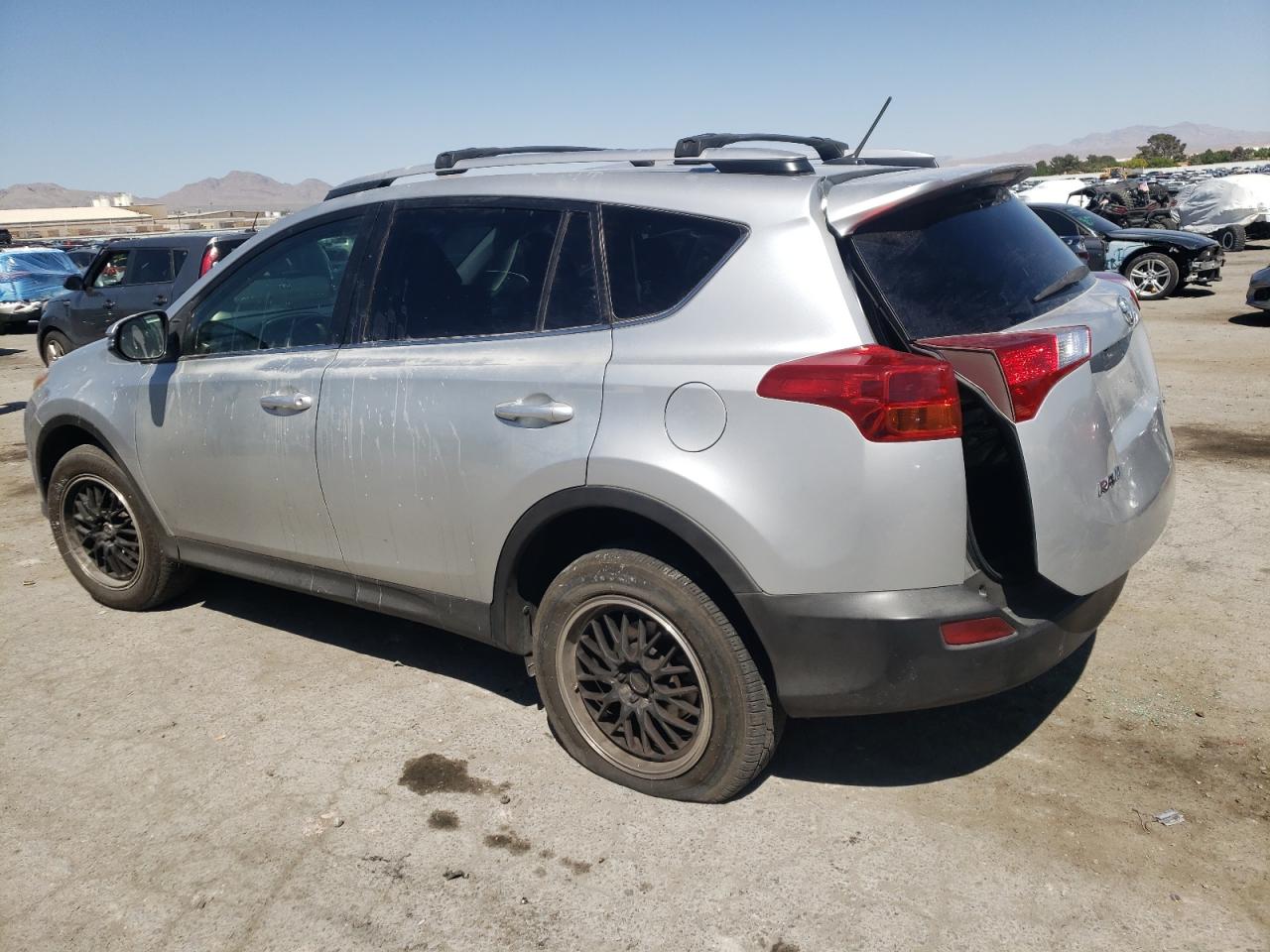 Photo 1 VIN: JTMWFREV8FJ038001 - TOYOTA RAV 4 