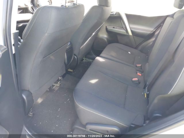 Photo 7 VIN: JTMWFREV8JJ157496 - TOYOTA RAV4 