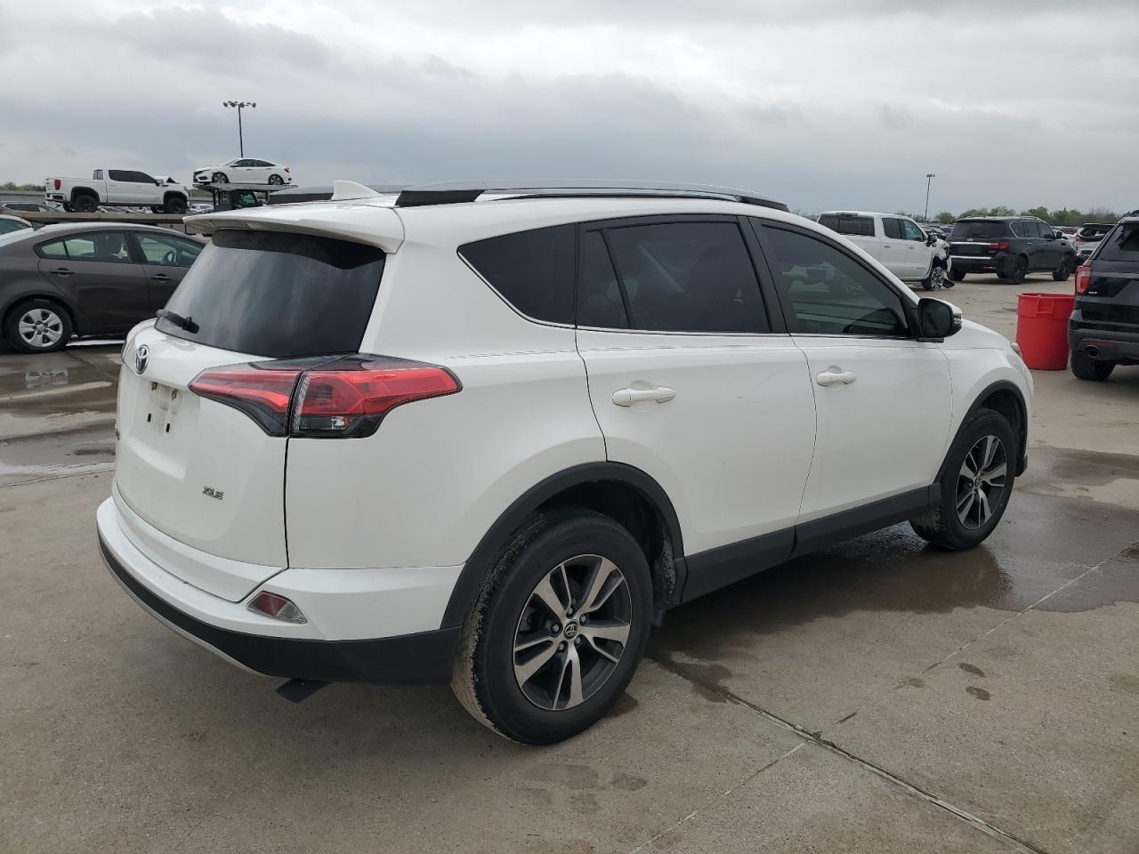 Photo 2 VIN: JTMWFREV8JJ736021 - TOYOTA RAV 4 