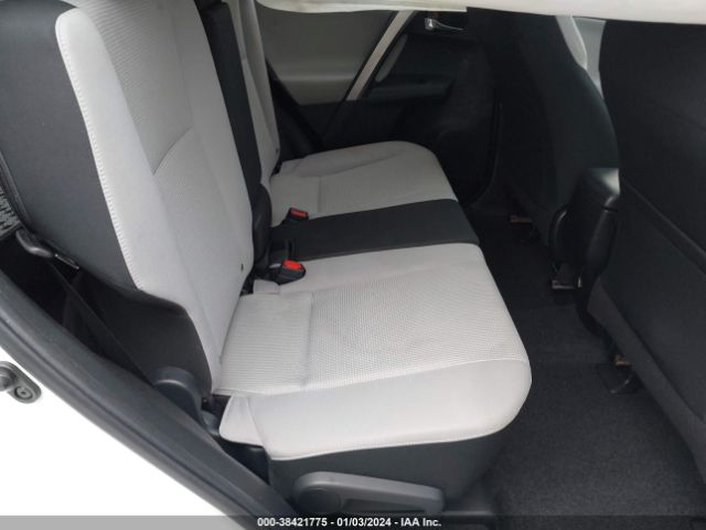 Photo 7 VIN: JTMWFREV8JJ741333 - TOYOTA RAV4 