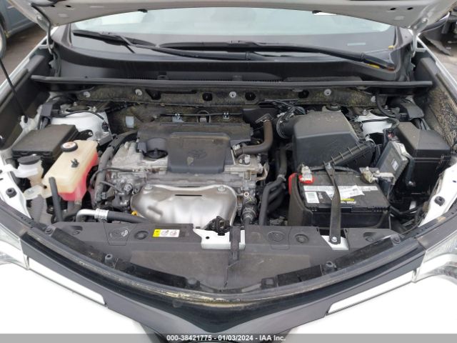 Photo 9 VIN: JTMWFREV8JJ741333 - TOYOTA RAV4 