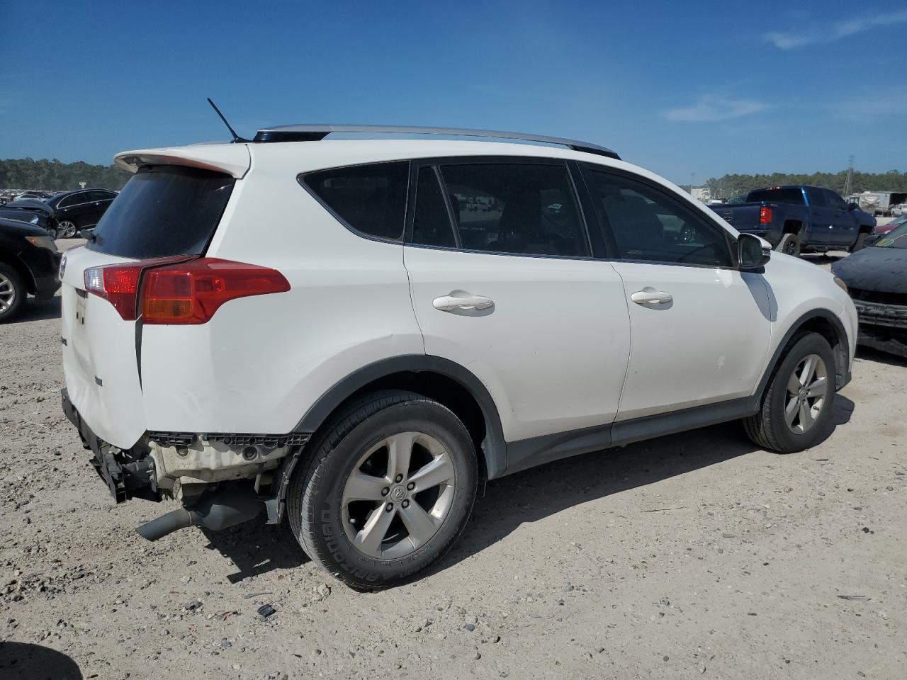 Photo 2 VIN: JTMWFREV9EJ008374 - TOYOTA RAV 4 