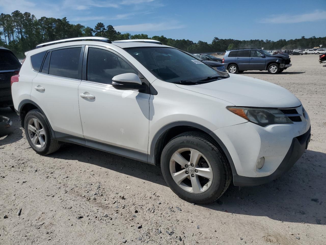 Photo 3 VIN: JTMWFREV9EJ008374 - TOYOTA RAV 4 