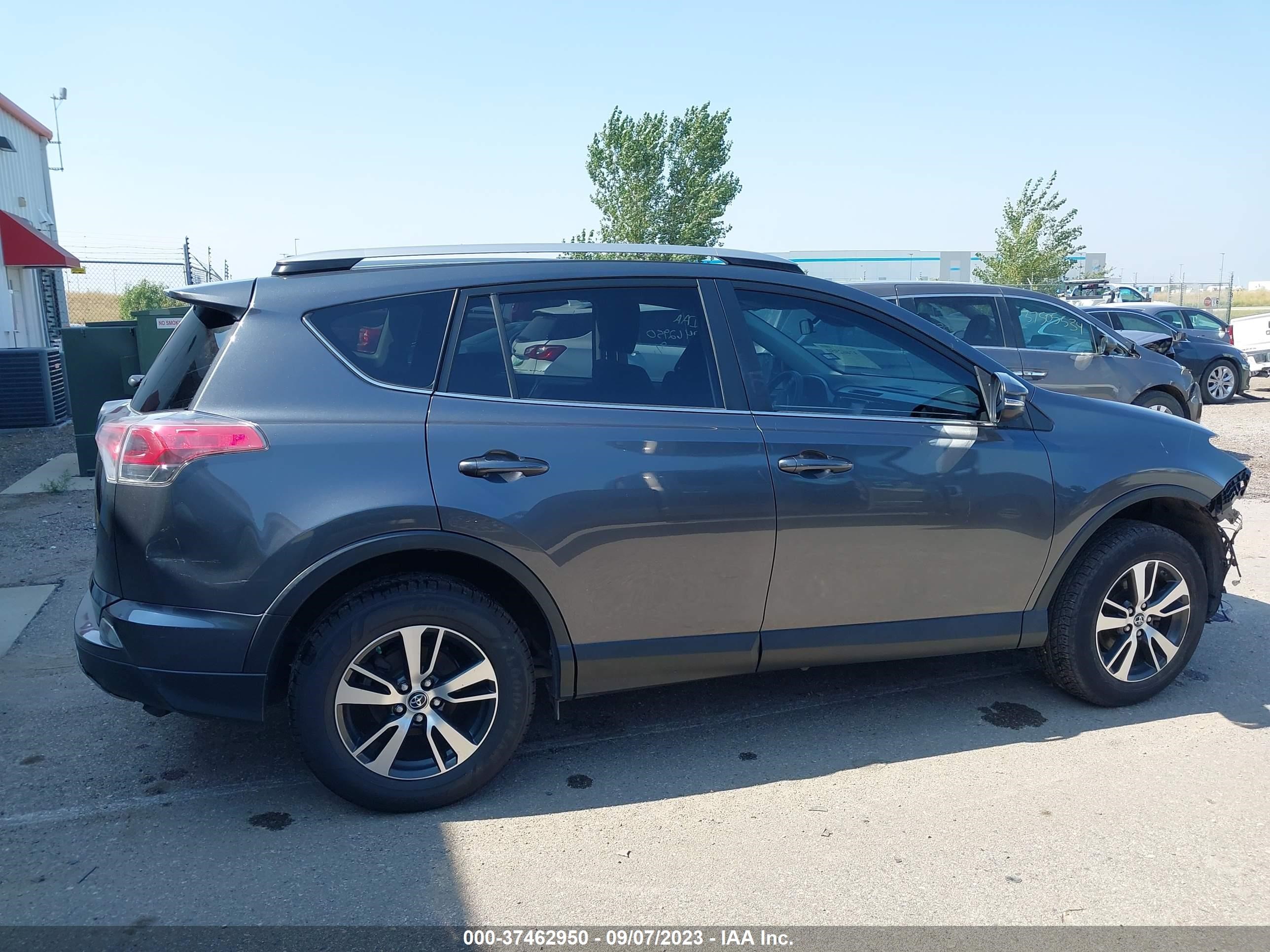 Photo 13 VIN: JTMWFREV9HD098791 - TOYOTA RAV 4 