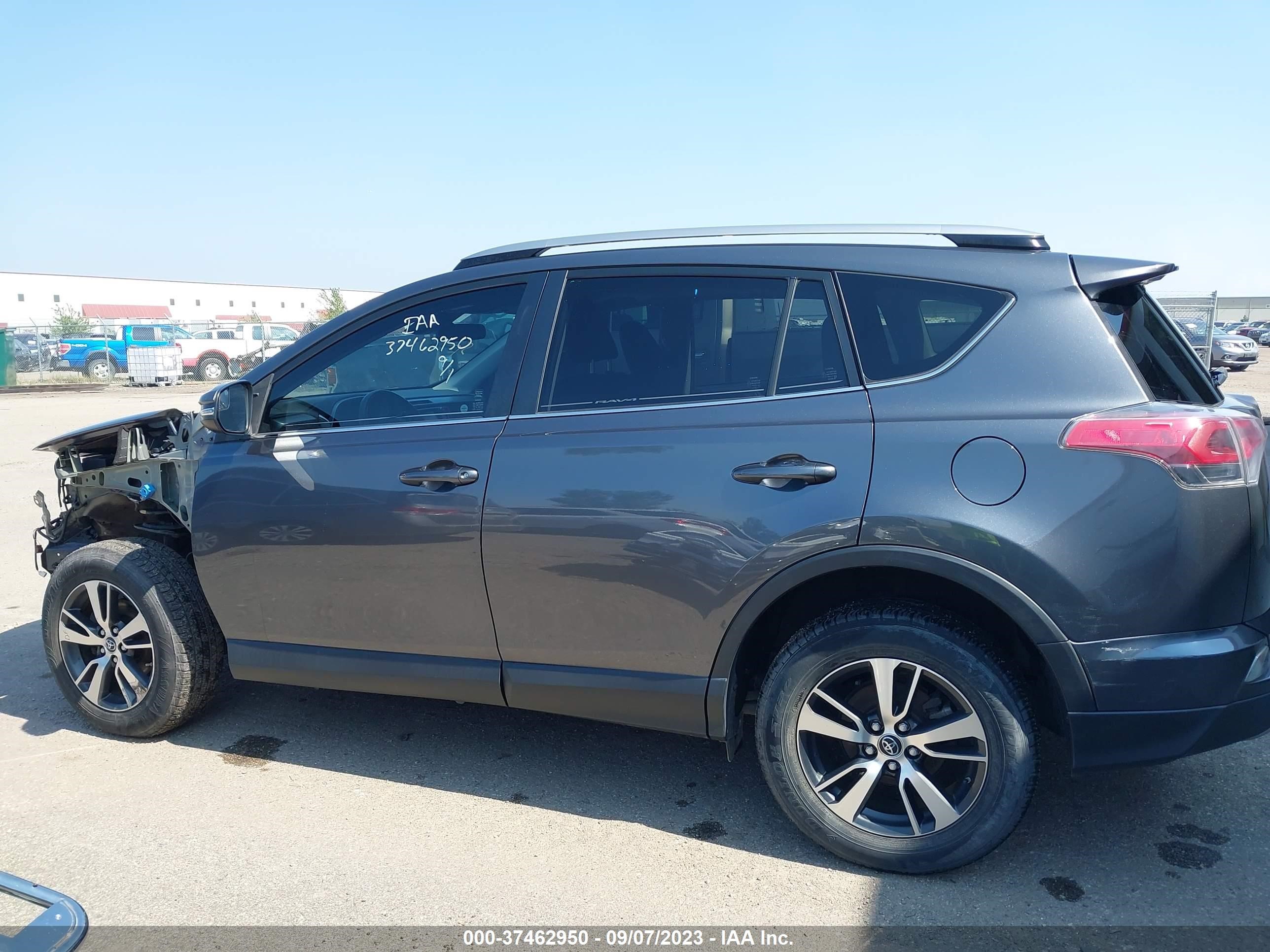 Photo 14 VIN: JTMWFREV9HD098791 - TOYOTA RAV 4 