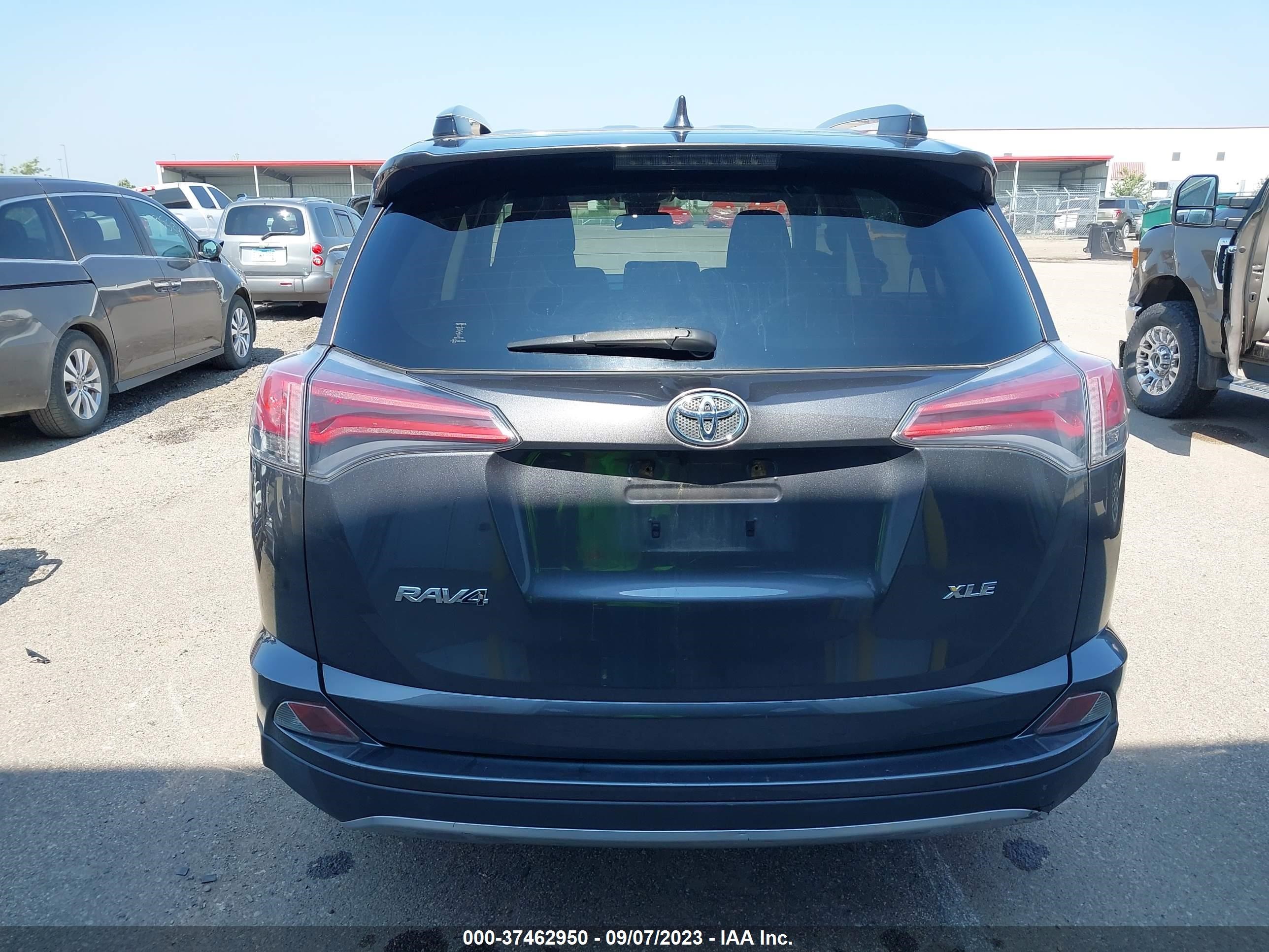 Photo 16 VIN: JTMWFREV9HD098791 - TOYOTA RAV 4 