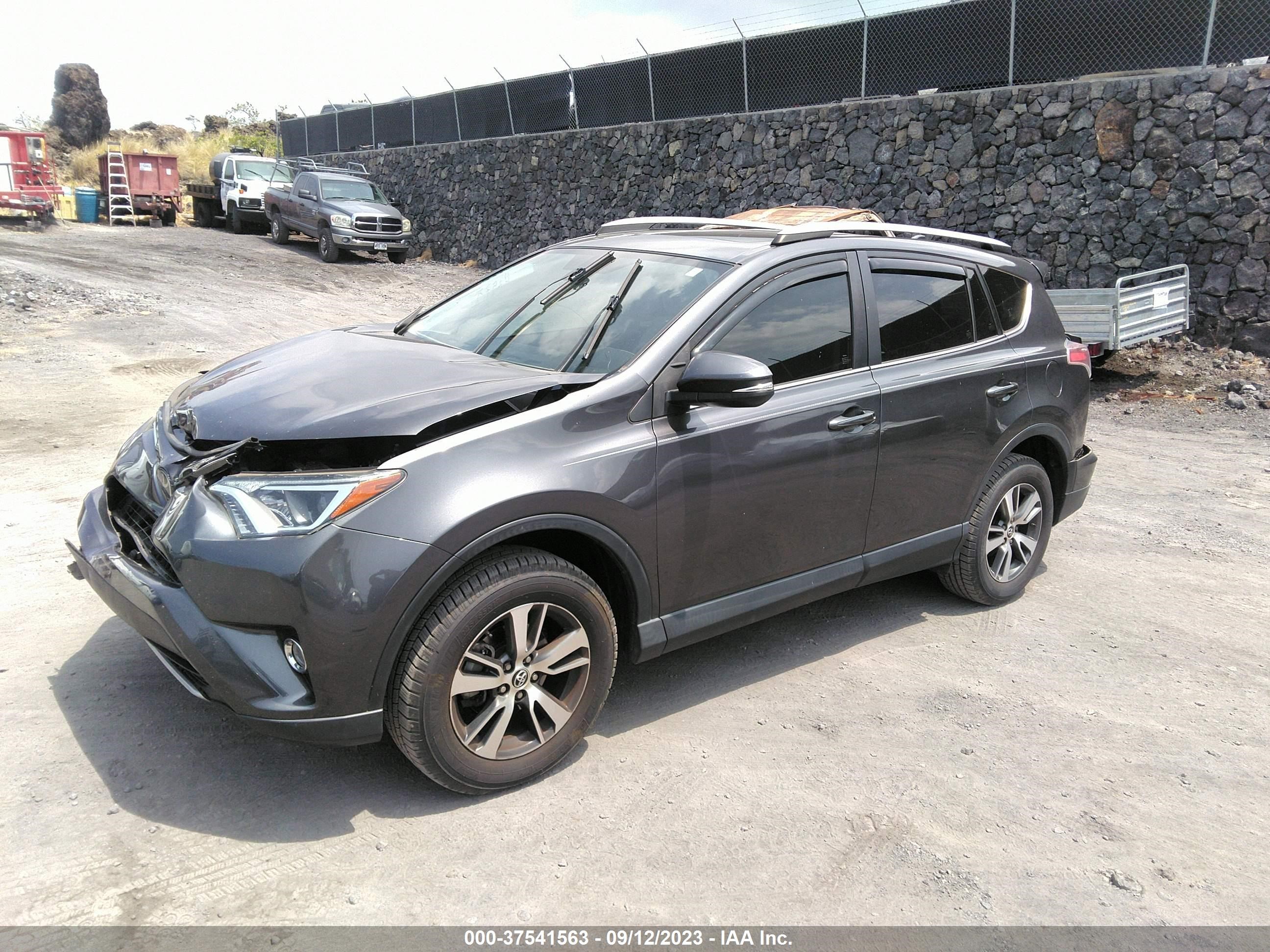 Photo 1 VIN: JTMWFREV9HJ129104 - TOYOTA RAV 4 