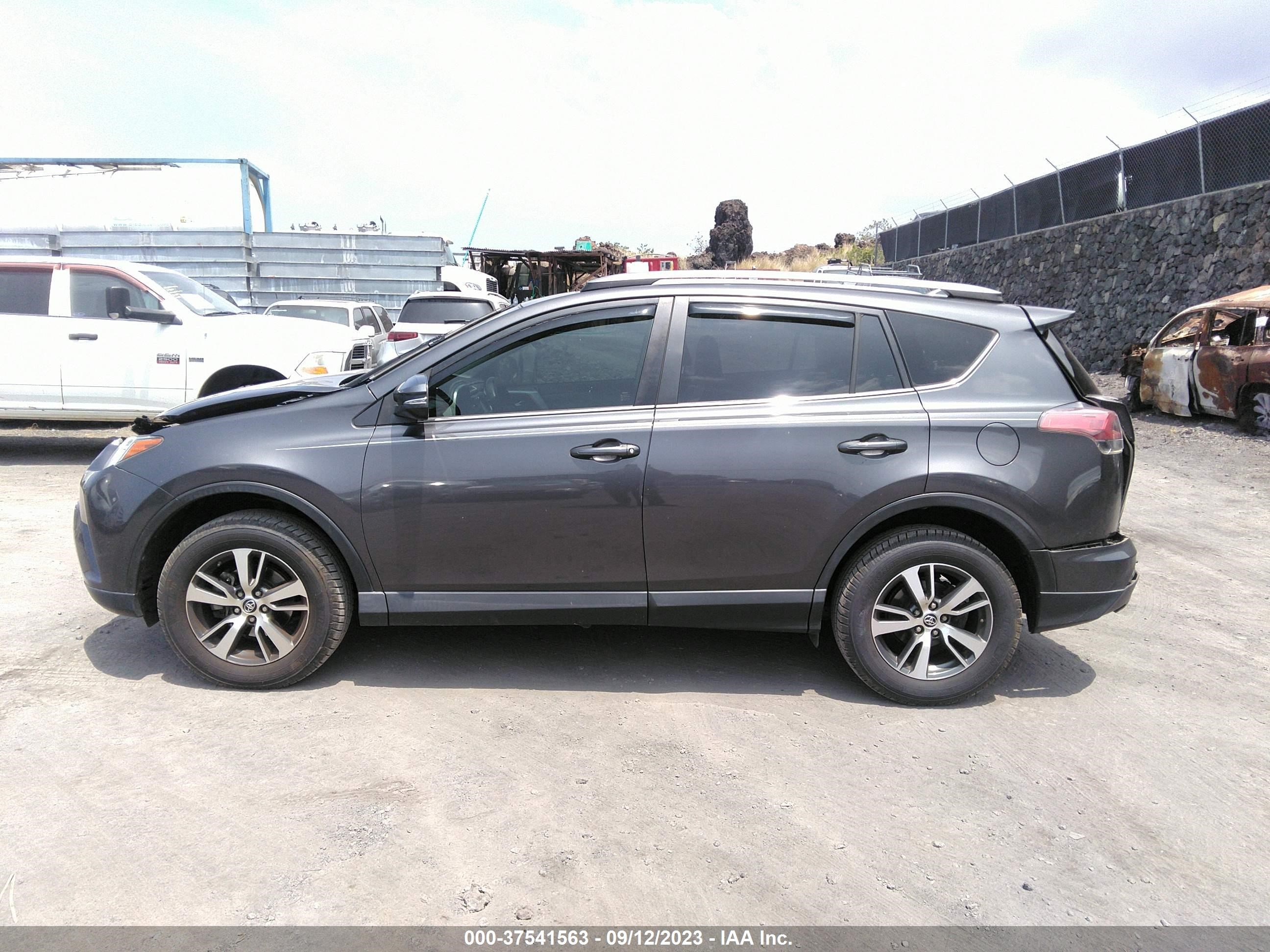 Photo 12 VIN: JTMWFREV9HJ129104 - TOYOTA RAV 4 