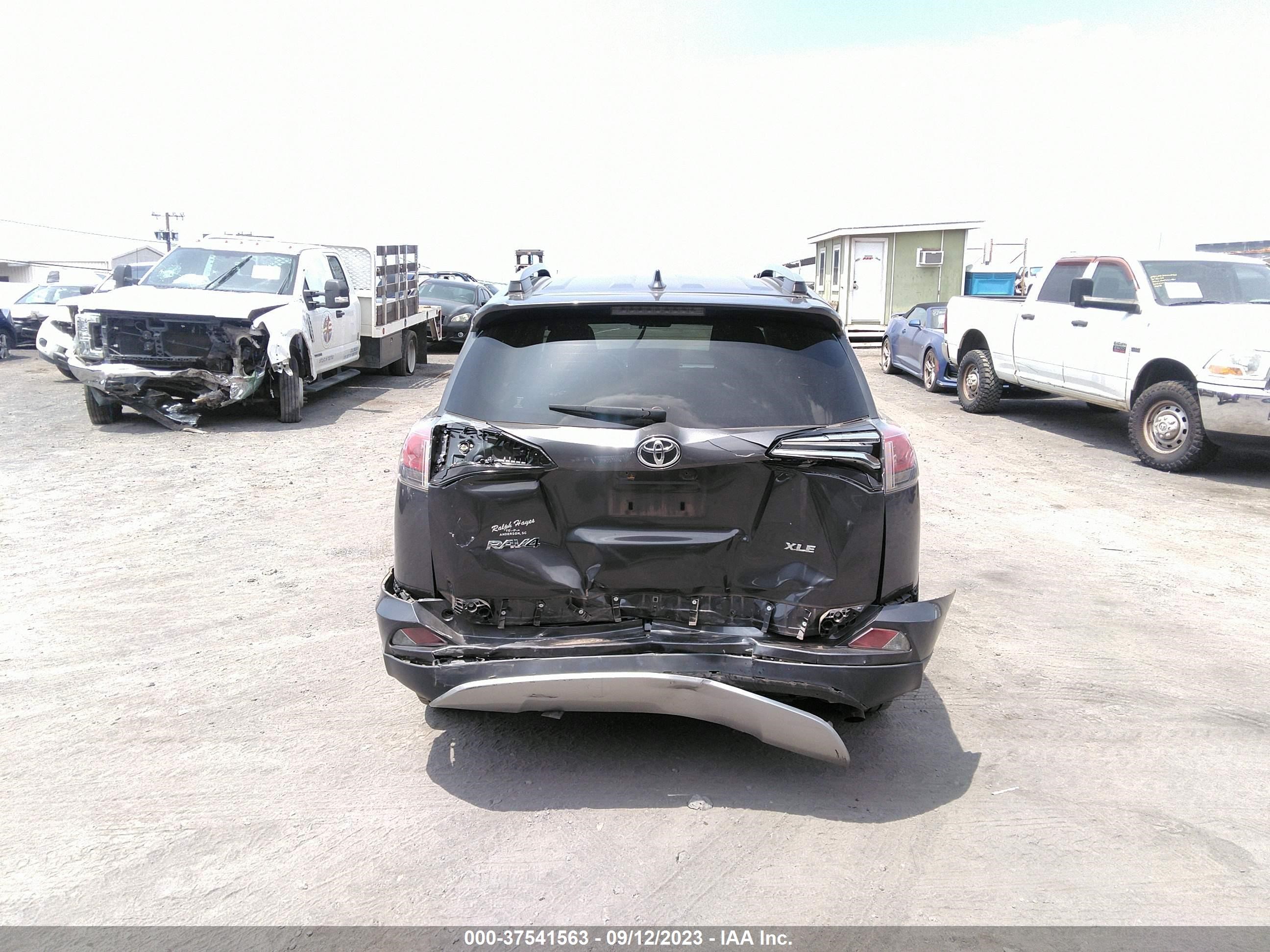 Photo 14 VIN: JTMWFREV9HJ129104 - TOYOTA RAV 4 