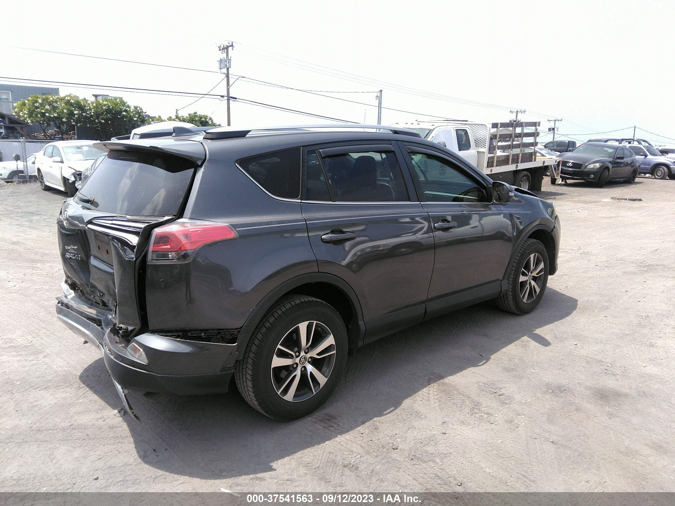 Photo 3 VIN: JTMWFREV9HJ129104 - TOYOTA RAV 4 