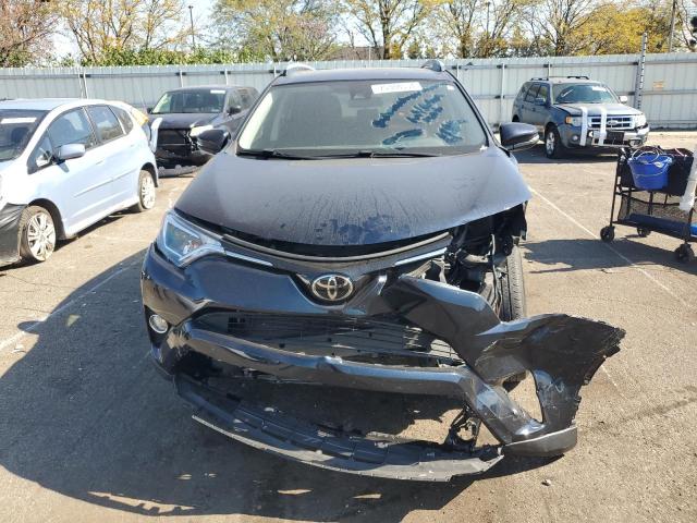 Photo 4 VIN: JTMWFREV9HJ713728 - TOYOTA RAV4 XLE 