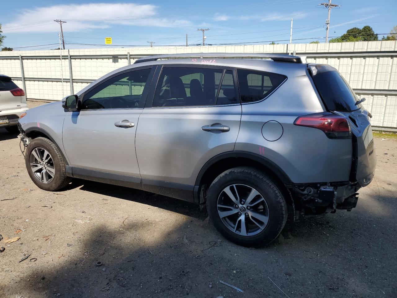 Photo 1 VIN: JTMWFREV9JJ161475 - TOYOTA RAV 4 