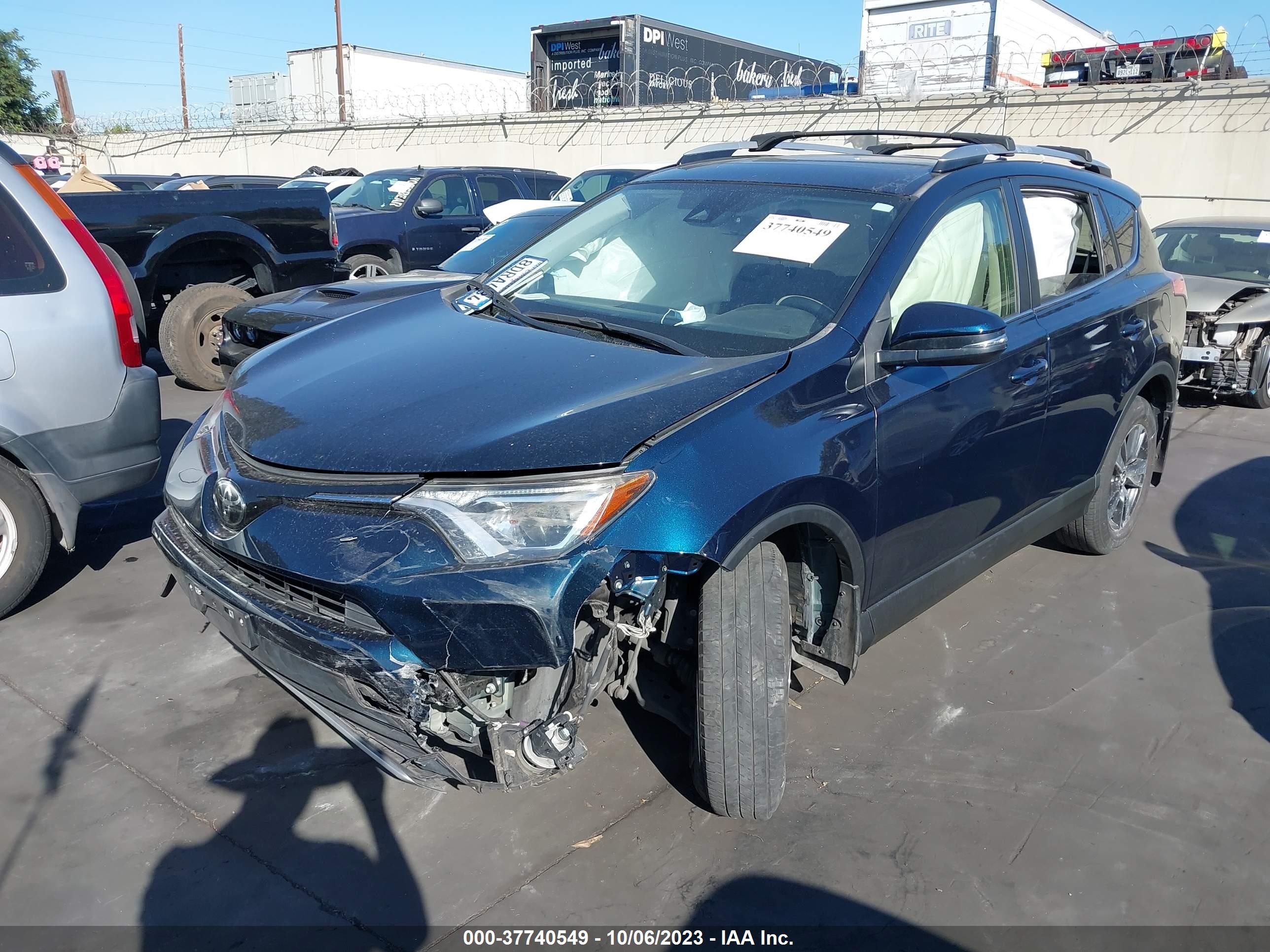 Photo 1 VIN: JTMWFREV9JJ742040 - TOYOTA RAV 4 