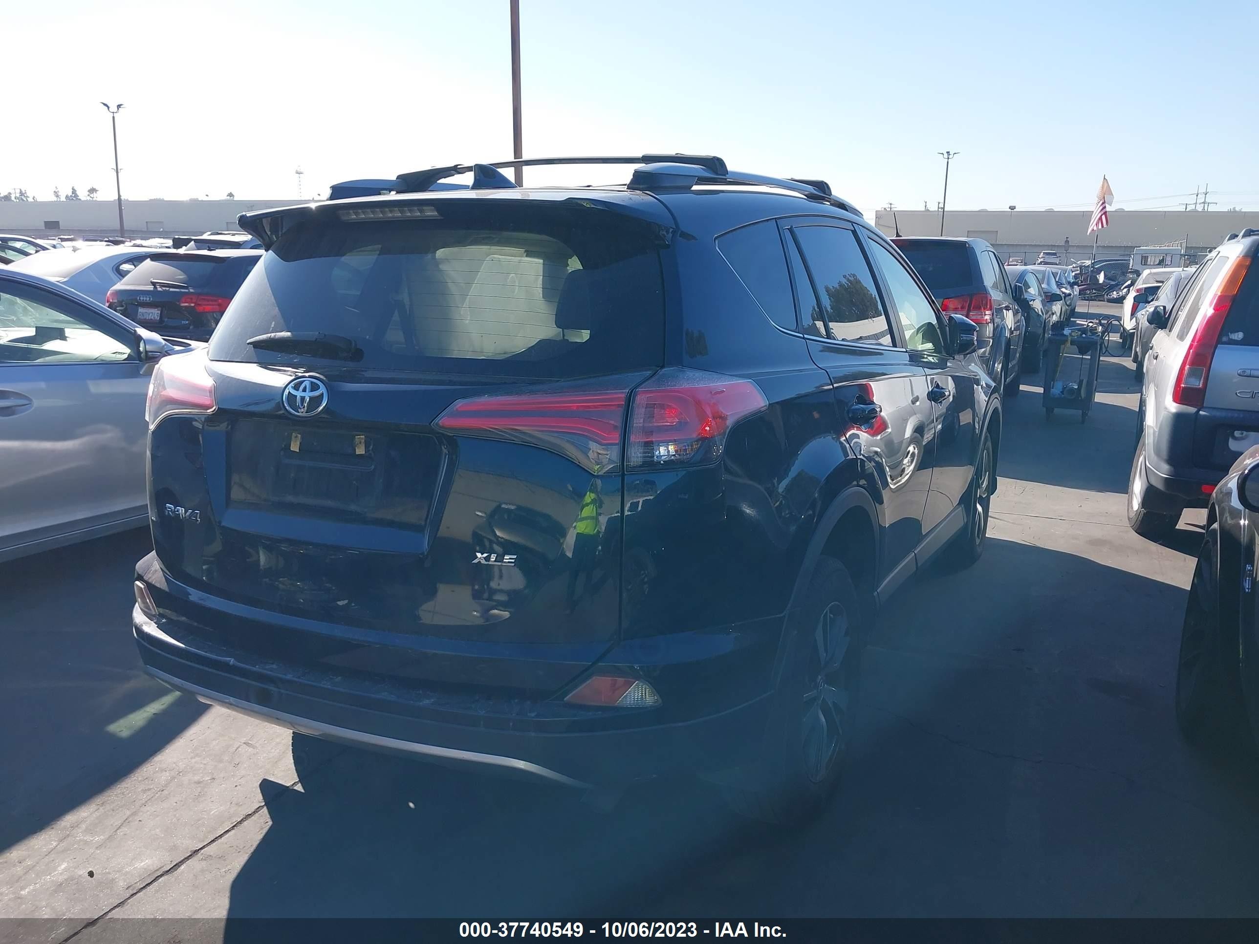 Photo 3 VIN: JTMWFREV9JJ742040 - TOYOTA RAV 4 