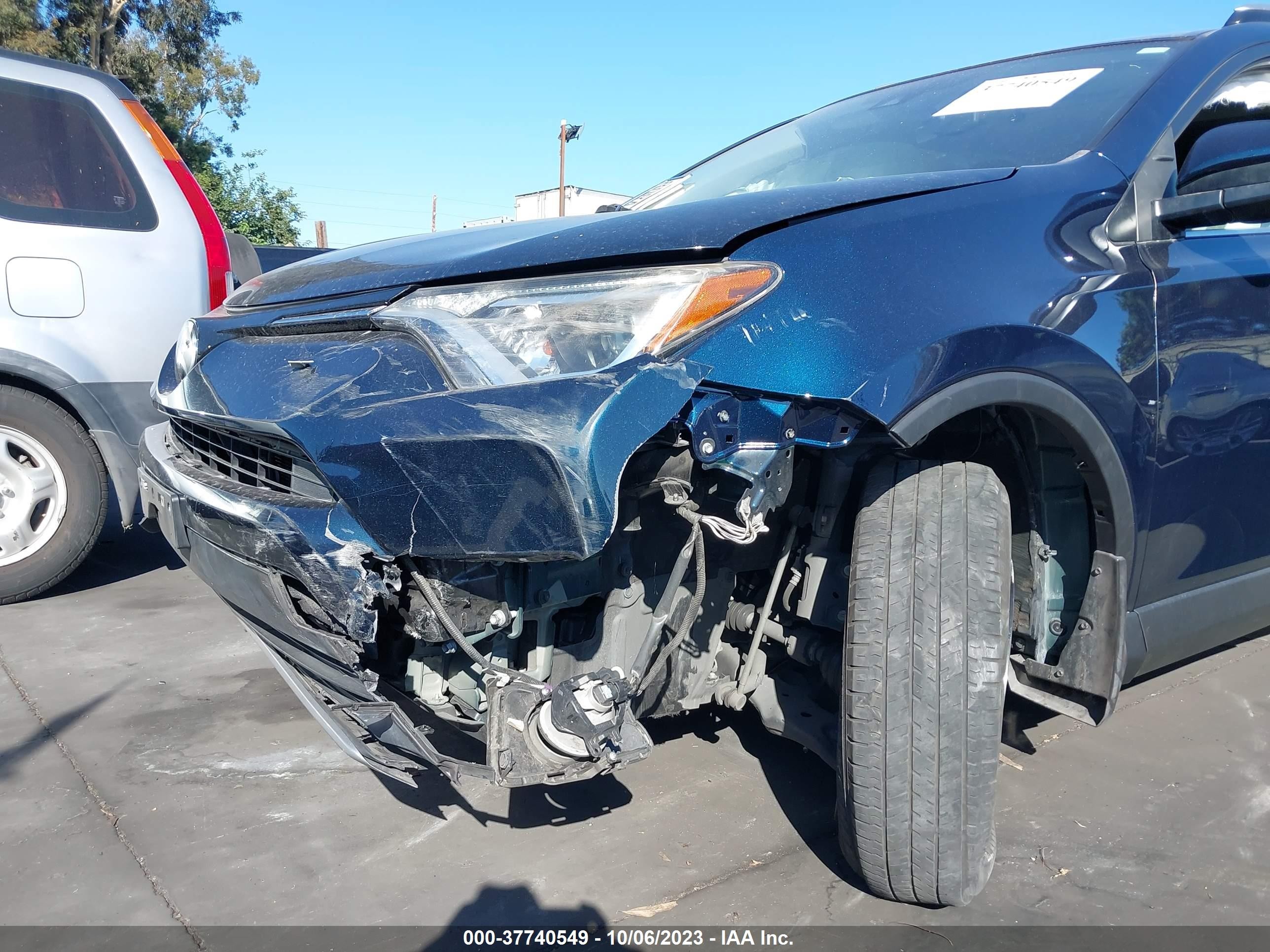 Photo 5 VIN: JTMWFREV9JJ742040 - TOYOTA RAV 4 