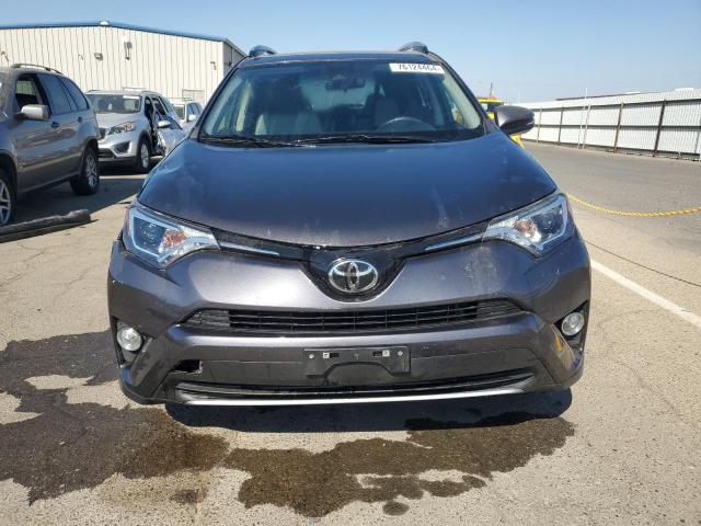 Photo 4 VIN: JTMWFREVXHJ103868 - TOYOTA RAV4 XLE 