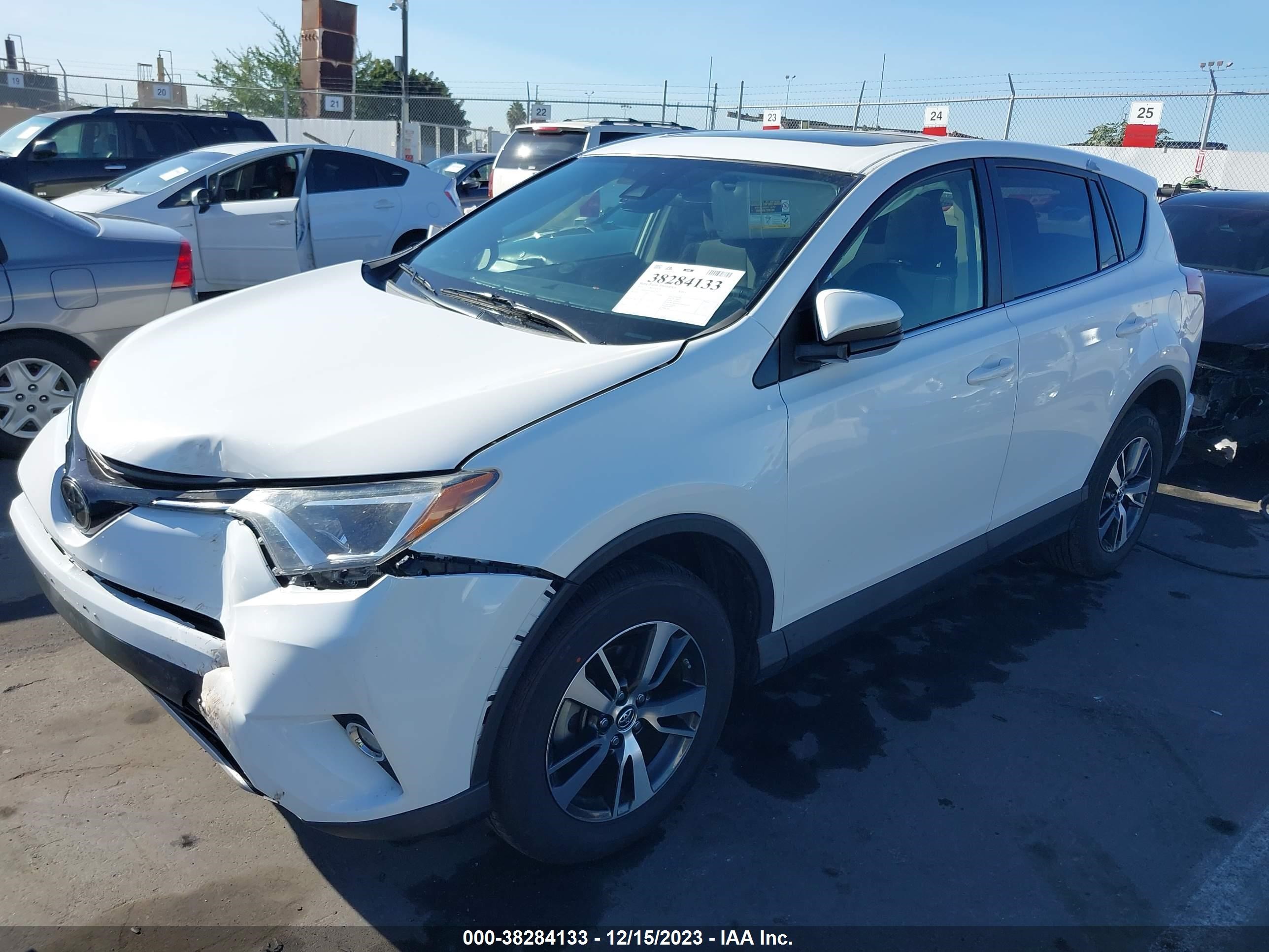 Photo 1 VIN: JTMWFREVXJD115927 - TOYOTA RAV 4 