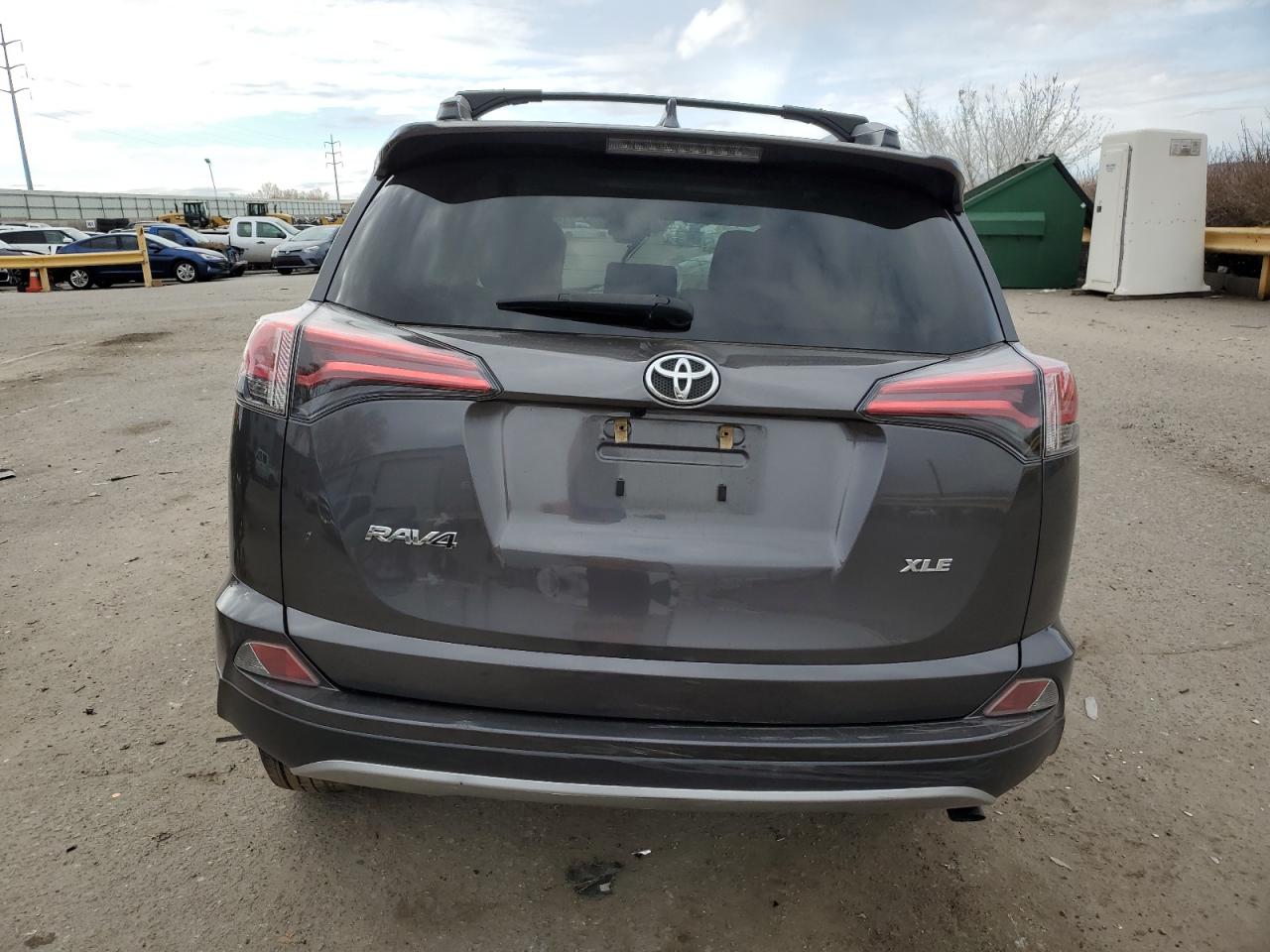 Photo 5 VIN: JTMWFREVXJJ727899 - TOYOTA RAV 4 