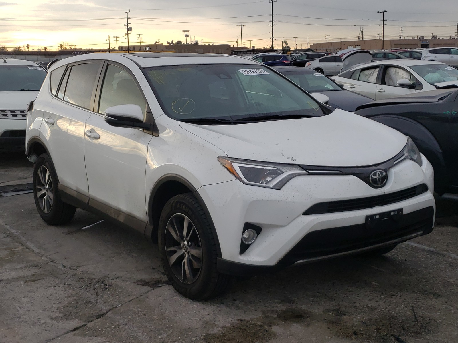 Photo 0 VIN: JTMWFREVXJJ744556 - TOYOTA RAV4 ADVEN 