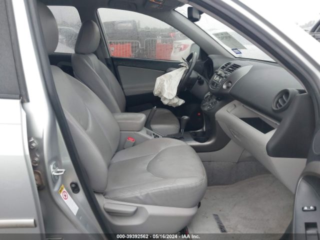 Photo 4 VIN: JTMYF4DV1B5038969 - TOYOTA RAV4 