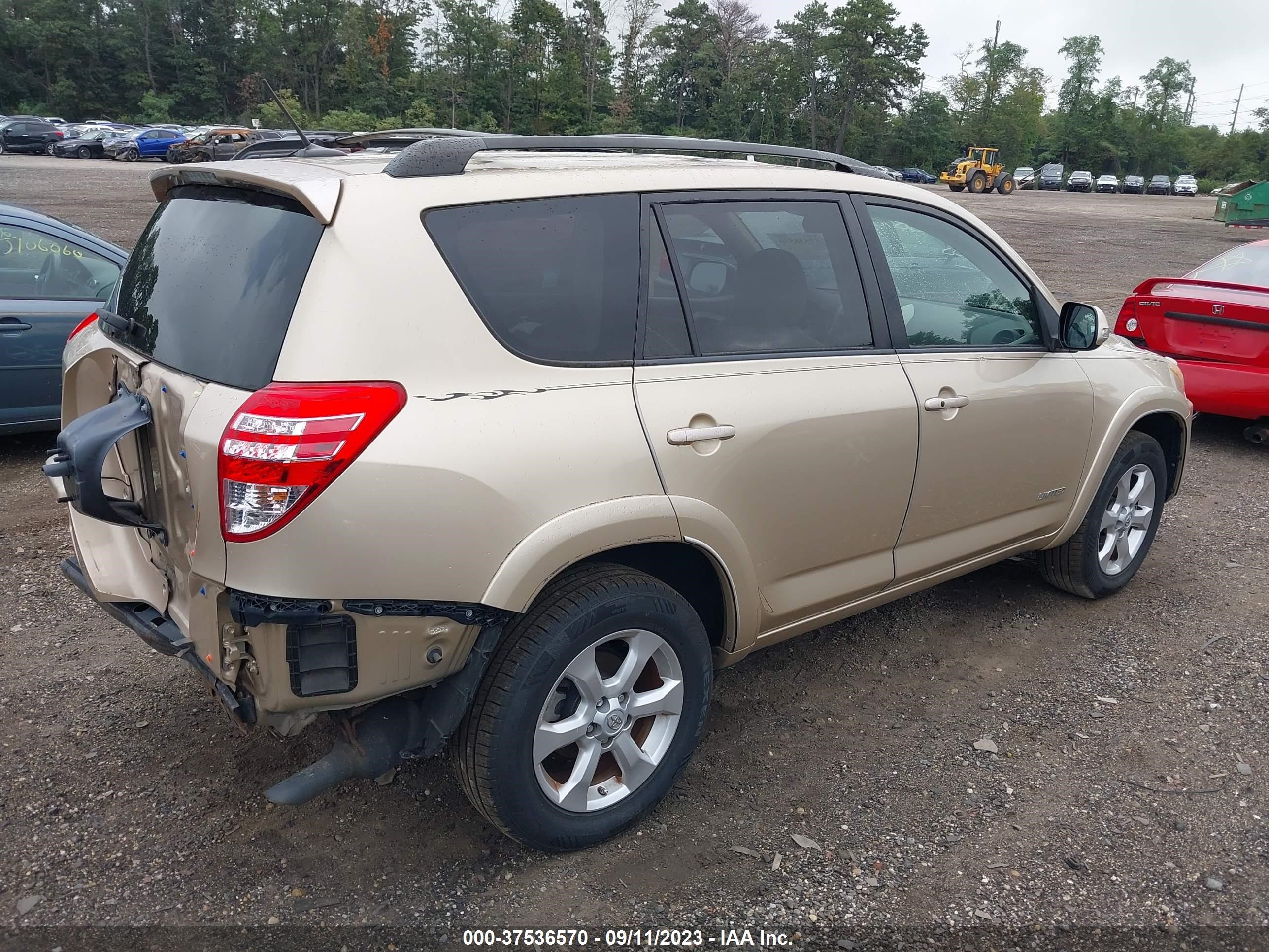 Photo 3 VIN: JTMYF4DV8A5014750 - TOYOTA RAV 4 