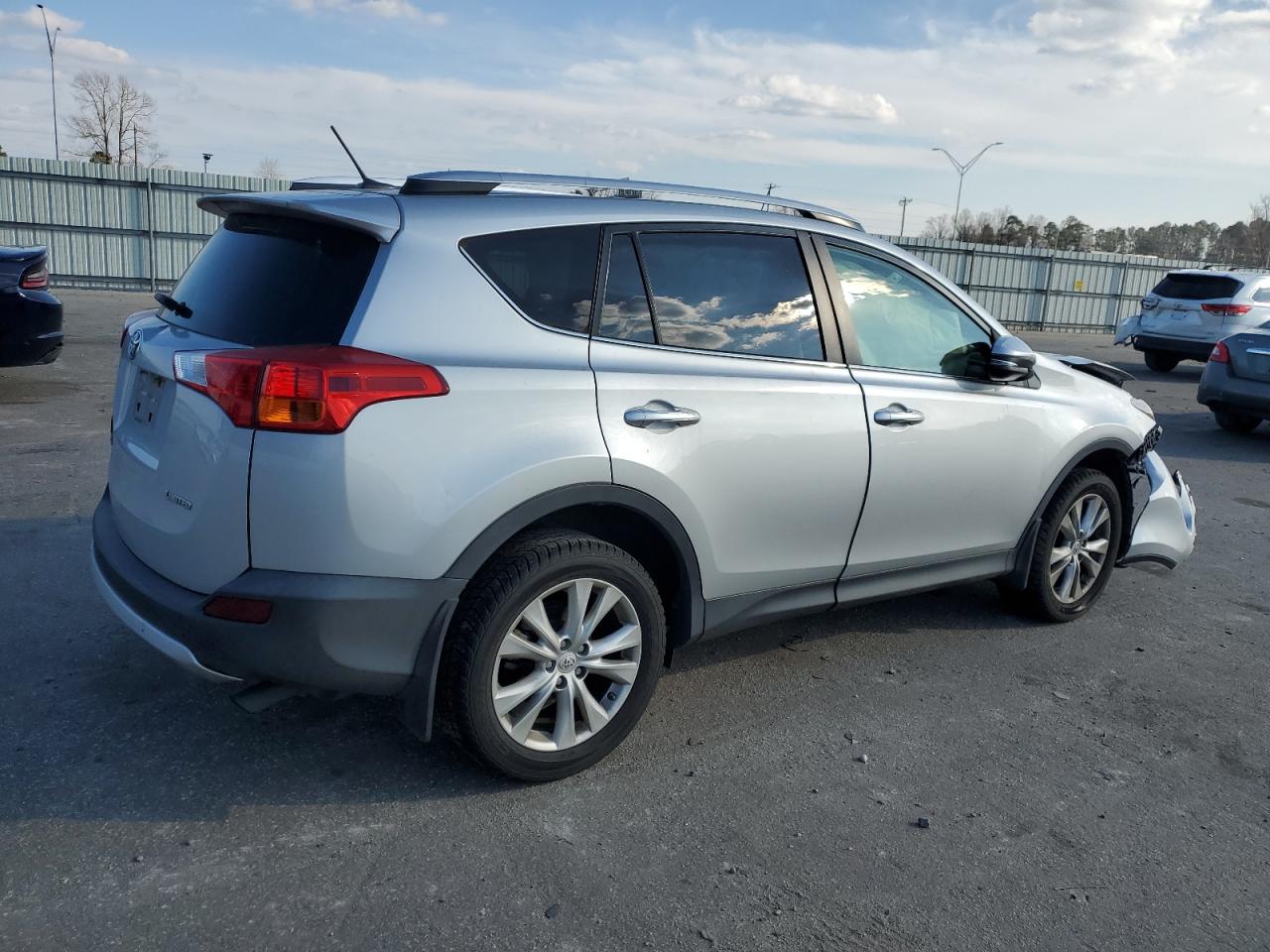 Photo 2 VIN: JTMYFREV0FJ040155 - TOYOTA RAV 4 