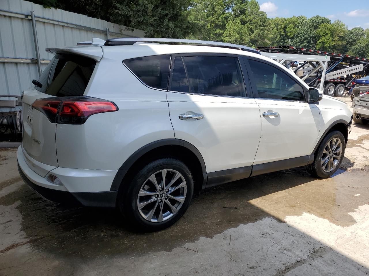 Photo 2 VIN: JTMYFREV3JD122551 - TOYOTA RAV 4 