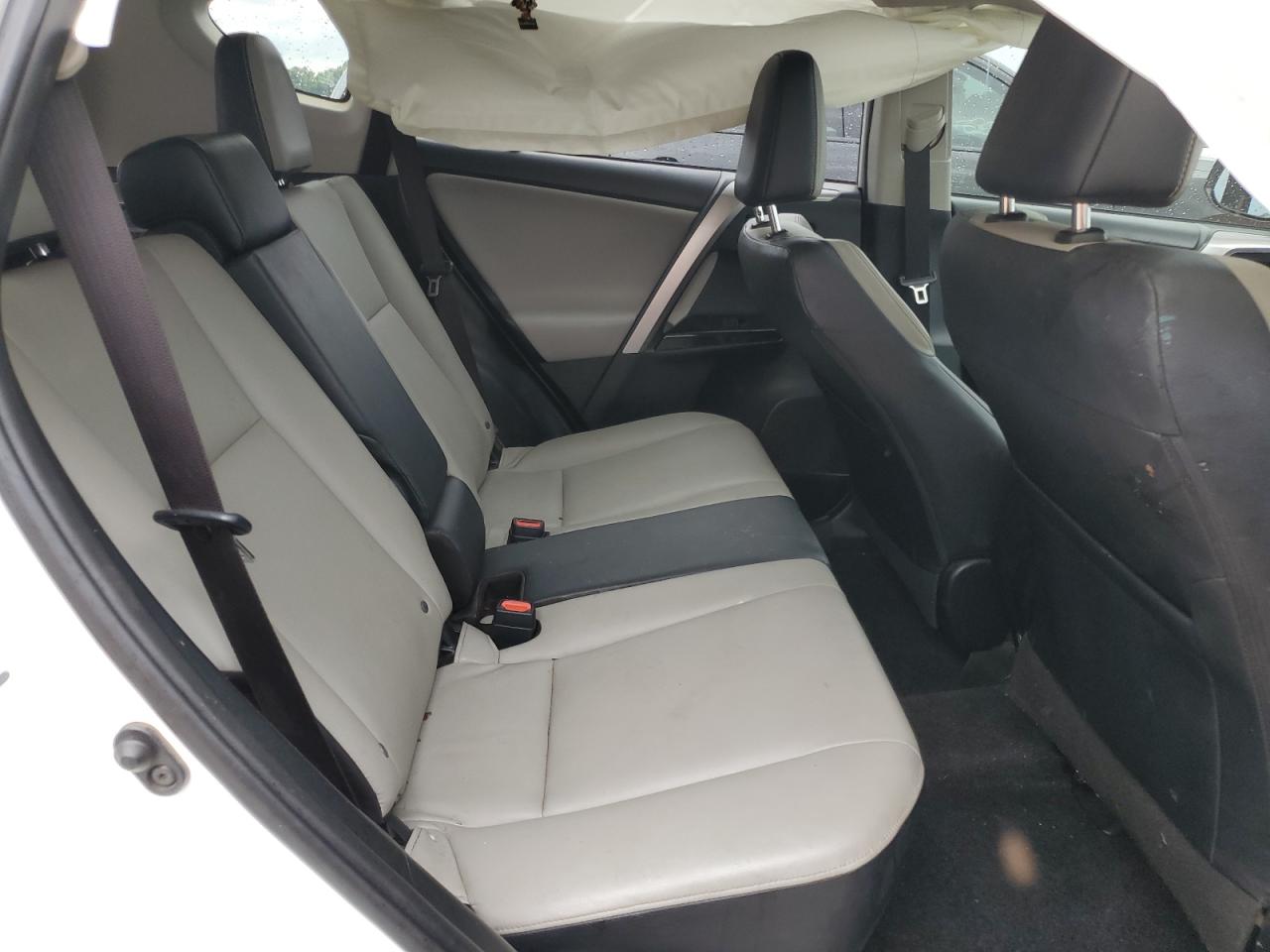 Photo 9 VIN: JTMYFREV6HJ721620 - TOYOTA RAV 4 