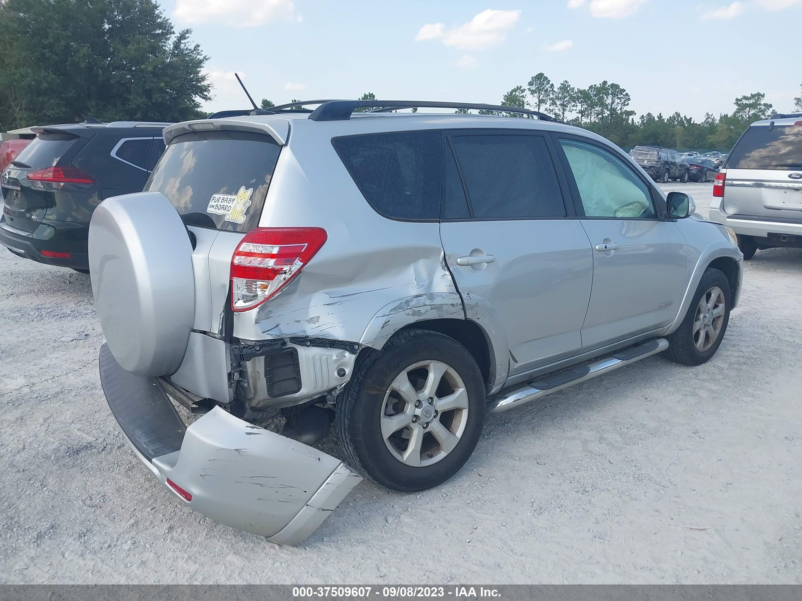 Photo 3 VIN: JTMYK4DV5AD003934 - TOYOTA RAV 4 