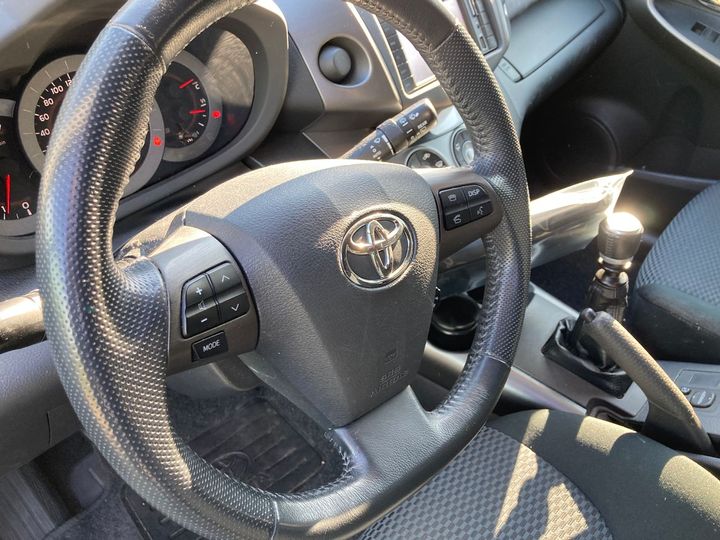 Photo 9 VIN: JTMZC31V10D008904 - TOYOTA RAV4 