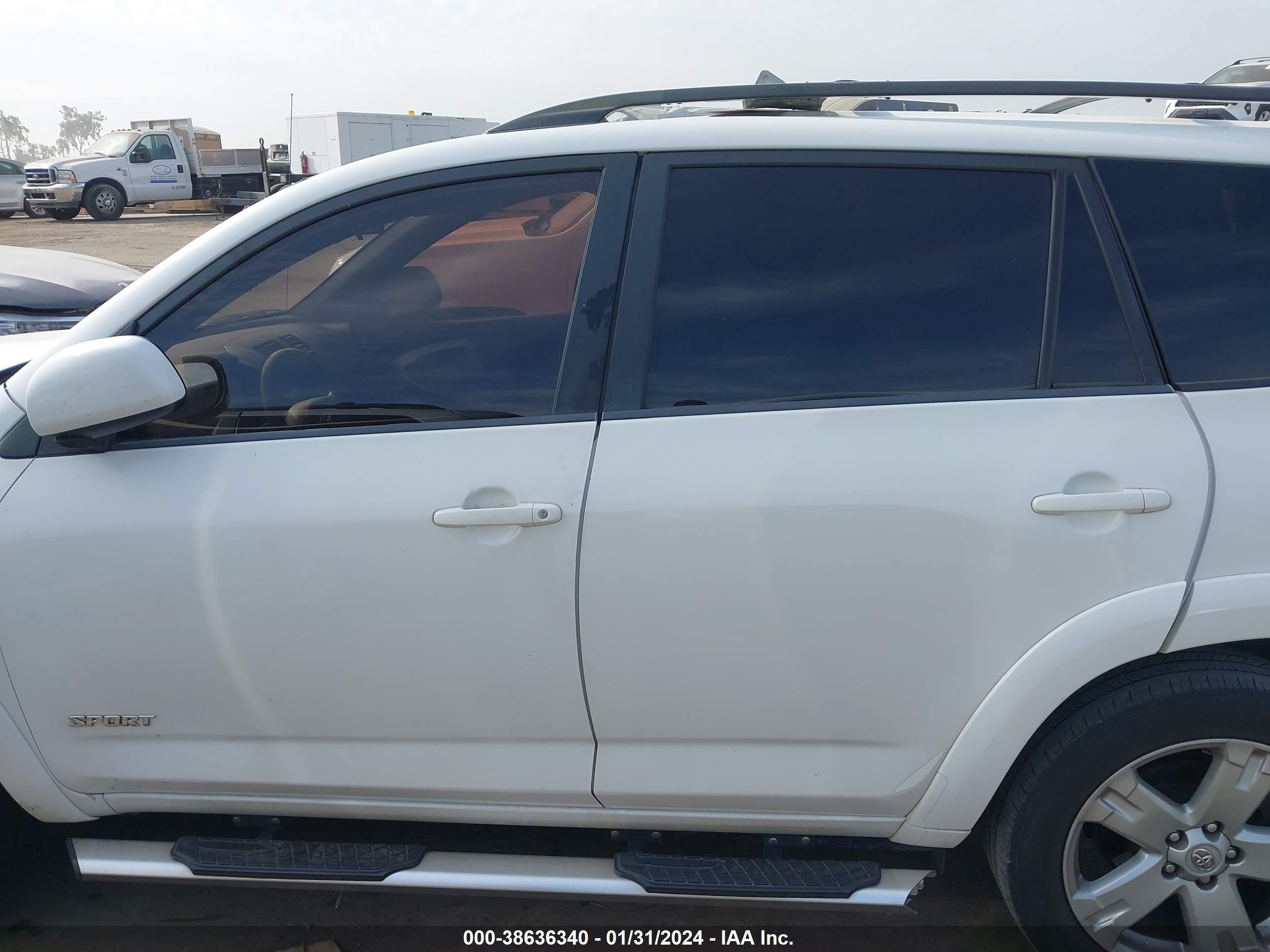 Photo 13 VIN: JTMZD32V675056222 - TOYOTA RAV 4 