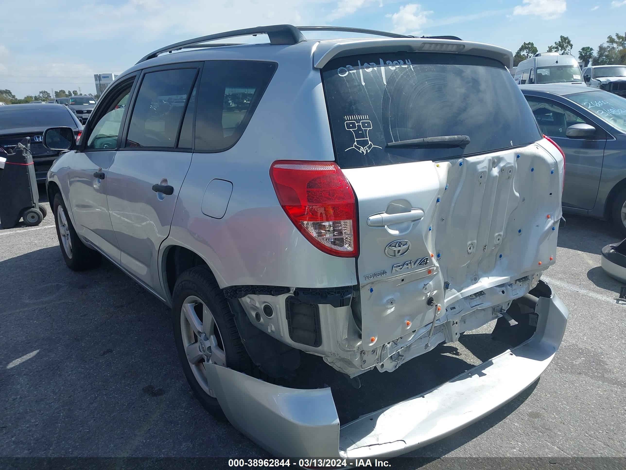 Photo 2 VIN: JTMZD33V065006168 - TOYOTA RAV 4 